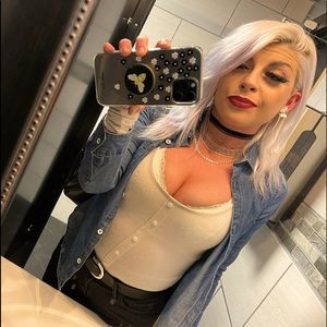 Meet your Posher, Alexis